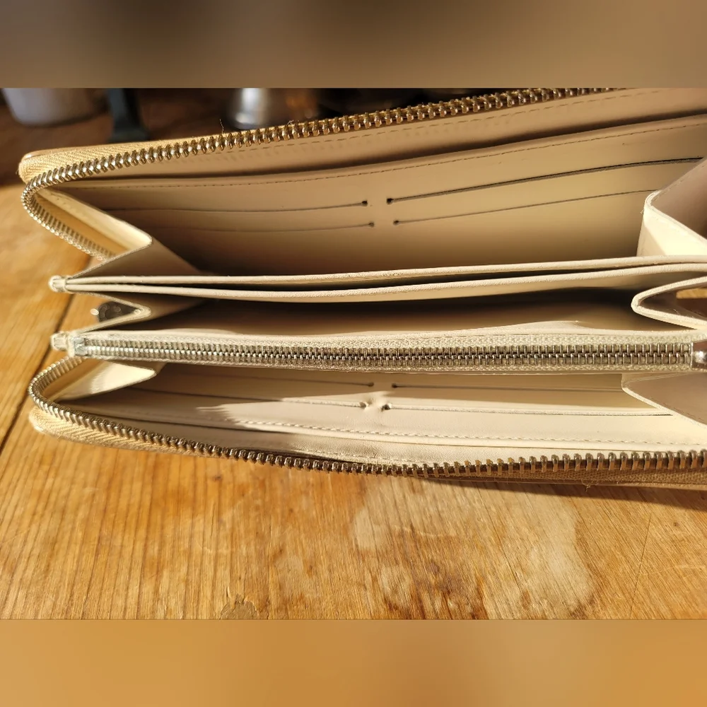 LOUIS VUITTON Shiny Calf Damier Facette Wallet - Picture 5 of 5